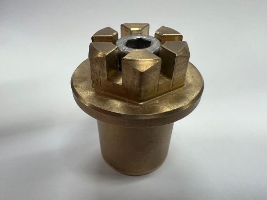 HydroAxe centre nut for Yanmar SD20, SD31, SD40, SD50, SD60 Saildrive using a 3-bladed prop